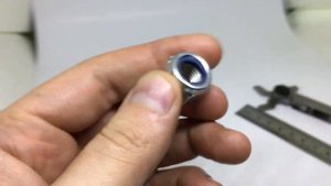 Гайка самоконтрящаяся М12 х 1.5 с тефлоном