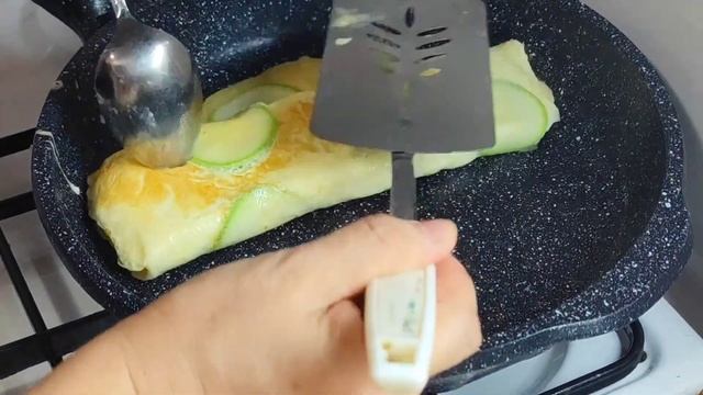 호박계란말이 НЕЖНЕЙШИЙ ЯИЧНЫЙ РУЛЕТ С КАБАЧКАМИ ПО КОРЕЙСКИ "КЕРАНМАРИ"