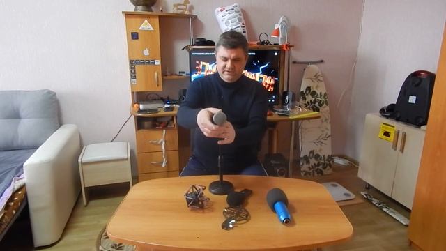 ОТЛИЧНАЯ НАСТОЛЬНАЯ СТОЙКаА ДЛЯ МИКРОФОНА И ДИКТОФОНА смотреть онлайн