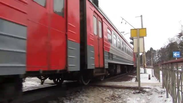 ЭД4М-0323 Рейсом Одинцово - Дмитров отправляется с платформы Турист. смотреть онлайн