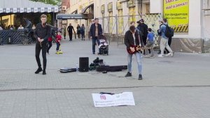Челябинск первый день лета. Уличные музыканты на Кировке  01.06.2022г