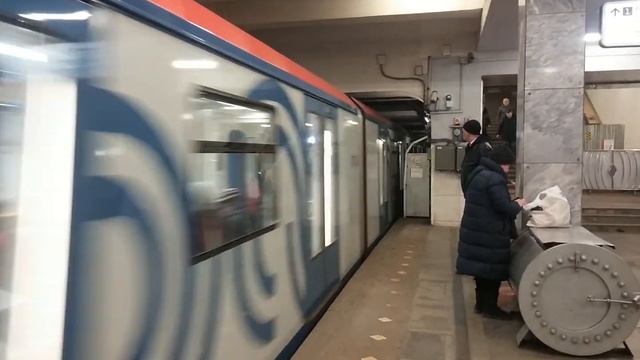 81-765/766/767 Москва На станции Рязанский проспект смотреть онлайн