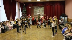 "Новогодний танцевальный флешмоб" 3 А класса