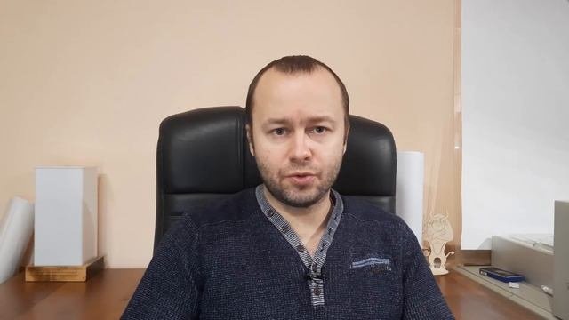 Определяем кого из мужчин поздравлять 23 февраля, служил или служит? Нужно ли поздравлять женщин?