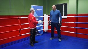Бокс. Защита у канатов. Прижали, что делать? Школа чемпионов с Александром Золкиным.