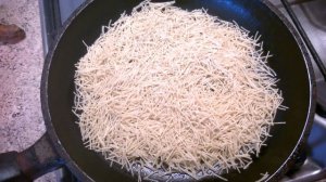 Жареная вермишель с яйцом