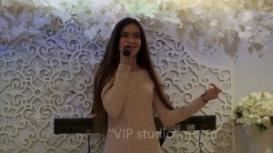 Очень красиво спела песню !!!!