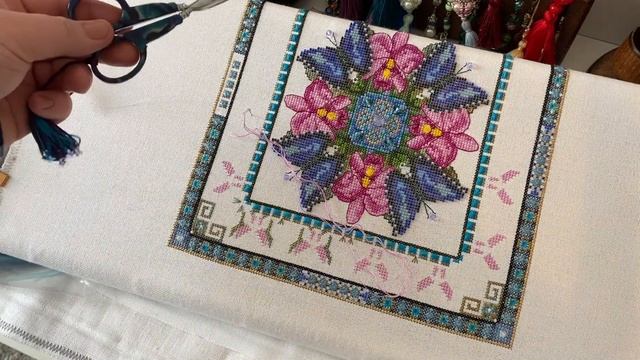 Два финиша. Chatelaine Mermaid Toy Box, Rimma Studio, Autumn Stitchery SAL, Beaded tile смотреть онлайн