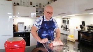 Нежнейшая свиная рулька в собственном соку замечательный рецепт