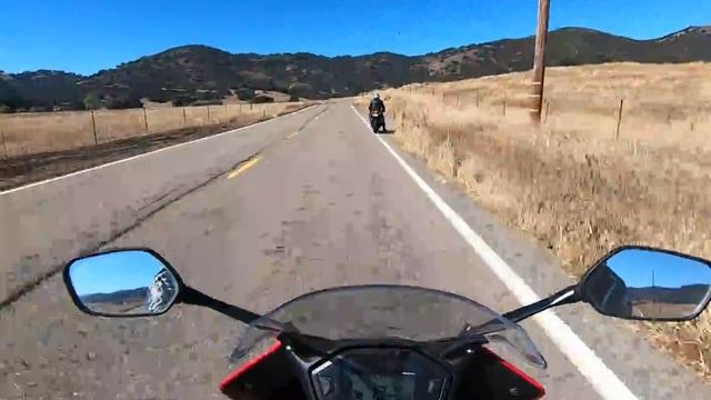 0,25 sec CBR 500 vs Ninja 400, Mesa Grande смотреть онлайн