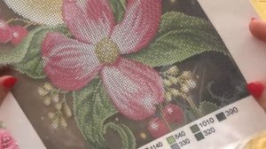 РАСХОМЯЧКА ! Продам наборы для вышивки крестиком и бисером .