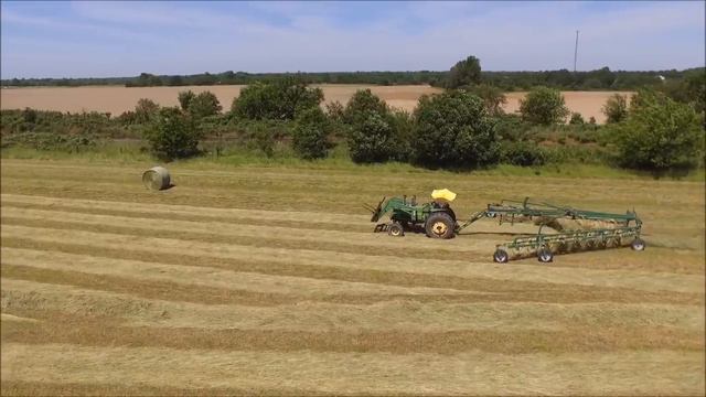 Rush Farms and Waltz Farms Hay Harvest Season Missouri 2017 - John Deere 3020, 7710, 7210 смотреть онлайн