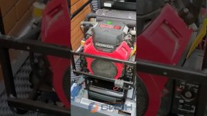 Бензиновый генератор Europower EP 12000 E в уличном кожухе — запуск и проверка в работе