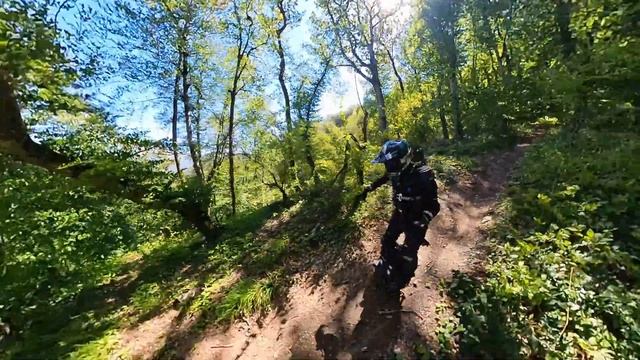 ASMR, Leaperkim Patton Катаю в районе посёлка Каменномостский. часть 5 смотреть онлайн