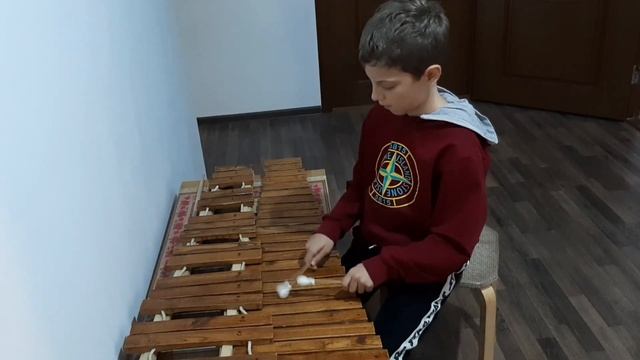 Ксилофон! Учимся играть на ксилофоне!)  #ксилофон #русланлямаев #игранаксилофоне #музыка смотреть онлайн