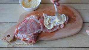 Мясные рулетики  с начинкой. Вкусные мясные рулетики из свинины