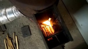 Самодельная ракетная печь для отопления  rocket stove for heating