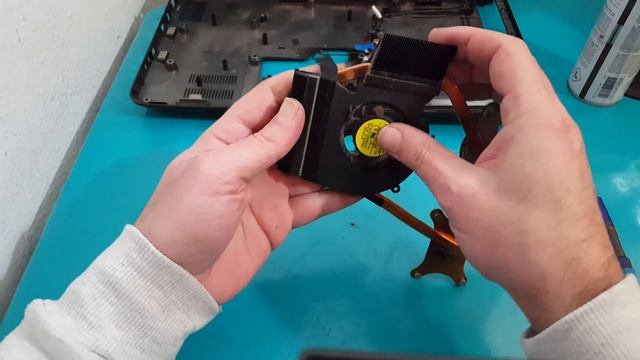 SAMSUNG R540 ABRIR PARA AMPLIAR A I7 Y 8GB DE RAM CAMBIO DE PASTA TERMICA смотреть онлайн