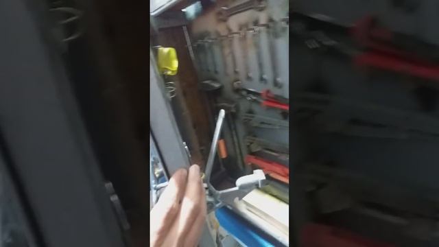 Для инструментов шкаф.