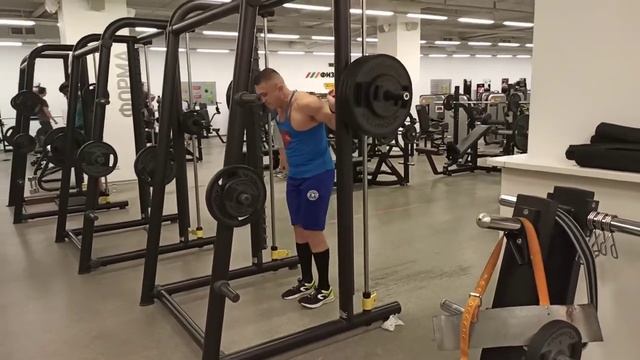 #икры#тренажëрсмита#изоляция.Как накачать икры.Подъем ног на носки 150 кг Тренажëр Смита. смотреть онлайн