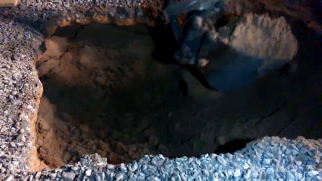 Копаем место под смотровую яму смотреть онлайн