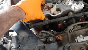 2008 Toyota Highlander Knock sensor Bank 1 & Knock Sensor Bank 2  Location