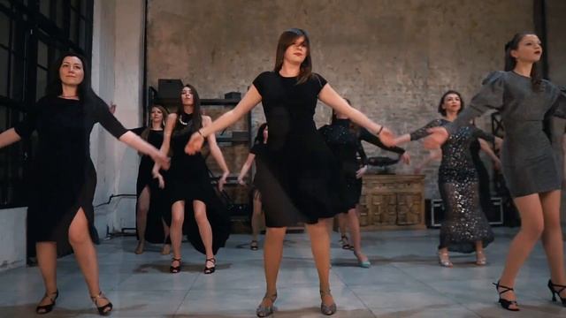 «Bachata girls» Групповой танец Бачата в исполнении девушек / Студия танцев Ивара