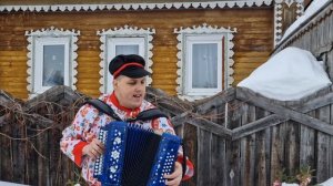 Домик окнами в сад.