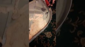 Двухкомпонентная пена из Леруа Мерлен. Запениваю поддон от душевой кабины.