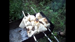 Лаваш с сыром и зеленью на мангале