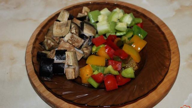 Овощи тушеные в соусе терияки с кунжутом
