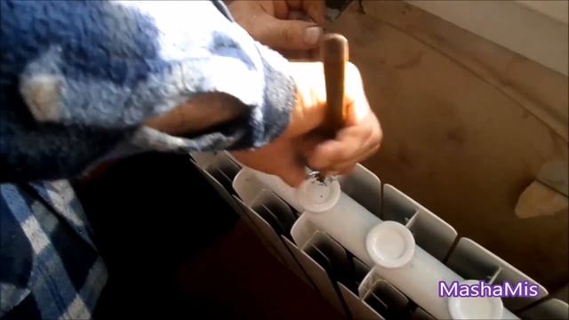 Как устранить течь радиатора отопления/Холодная сварка