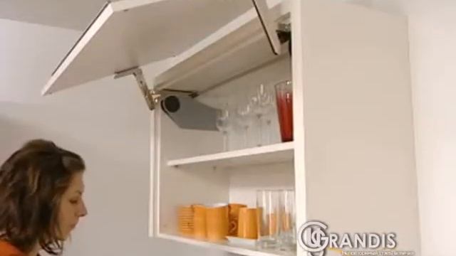 Откидной подъемник AVENTOS HS смотреть онлайн