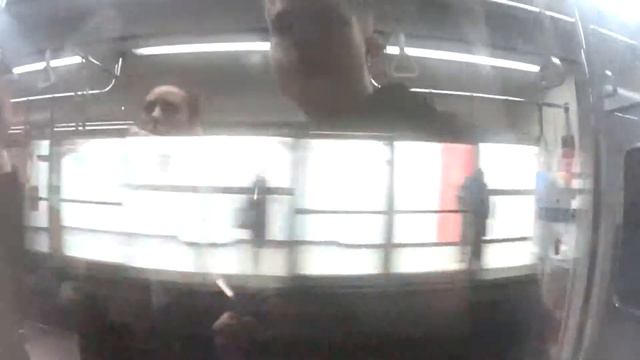 На улицах Сеула, на борту S7, на реке Ханган смотреть онлайн