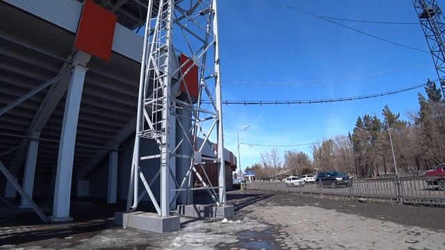 Караганда | стадион Шахтёр - подход ко входу с электрон. часами со стрелками и проход ч\з калитку