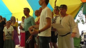 Вторит смеху даже эхо