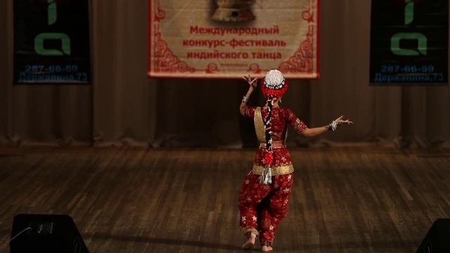 Улдуз Мамедова: стилизация классического индийского танца.