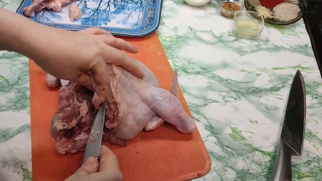 Бескостная фаршированная курица с рисом и грибами / Boneless stuffed chicken with rice and mushroom