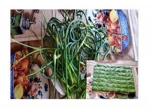 Чесночные стрелки - вкусная добавка к первым и вторым блюдам. Заготовки на зиму.