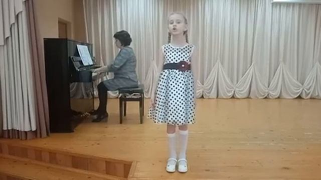 Лобова София. ДШИ N2 г. Старый Оскол. "Песня Русская", Про длинные косы" смотреть онлайн