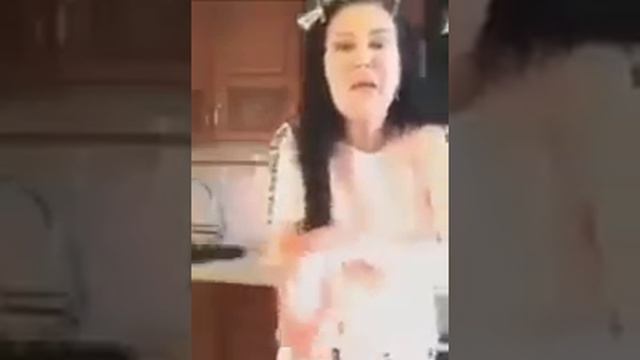 Как приворожить жениха с помощью прокладки)))