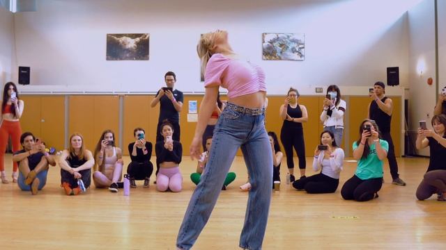 Dani J - Tu Juguete / Vancouver Bachata Sensual - Lady Styling with Christina смотреть онлайн