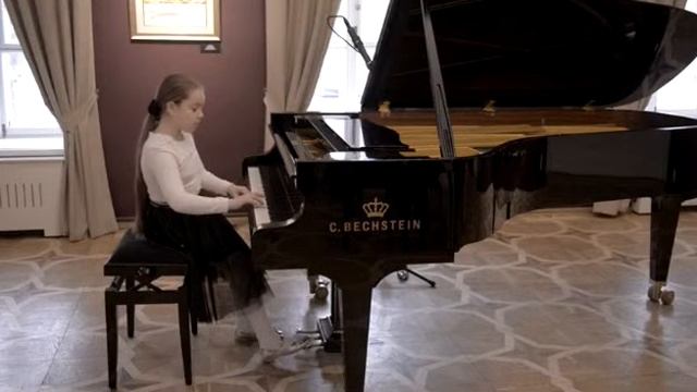Виктория Мадяр. Преподаватель Марина Ивановна Мозговенко #Исполняем_А_Н_Александрова-(360p25).webm