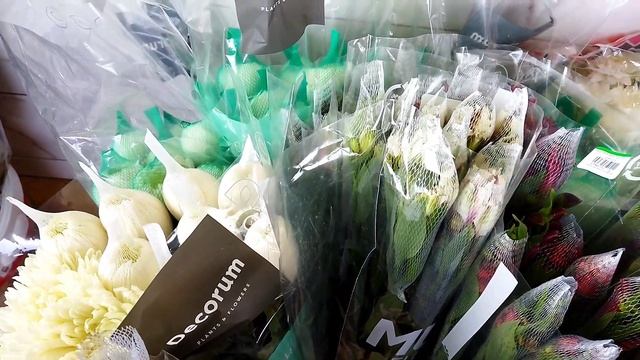 сельские будни//с Великой Пятницей/море цветов/подарки смотреть онлайн