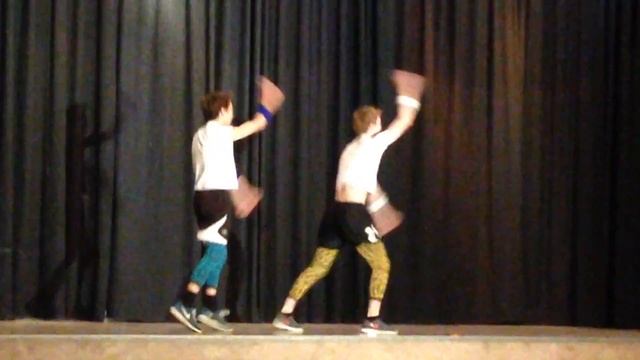 Awesome and Funny Talent Show Dance!! смотреть онлайн