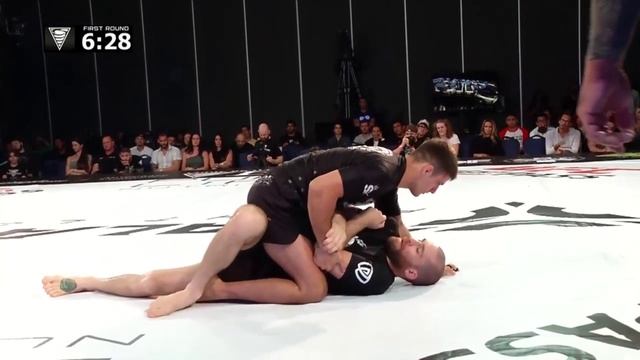 8F Nathan Orchard vs Pablo Lavaselli - EBI 19.mp4