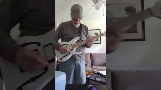 Runs, Bends, Smooth Chords(on a Ibanez Paul Gilbert Mikro) смотреть онлайн