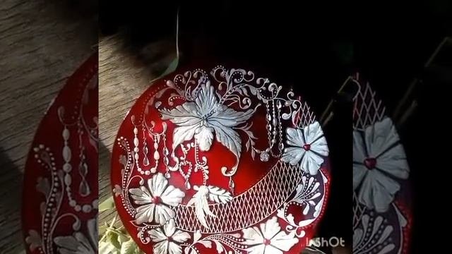 Роспись стеклянной тарелочки в технике точечная роспись