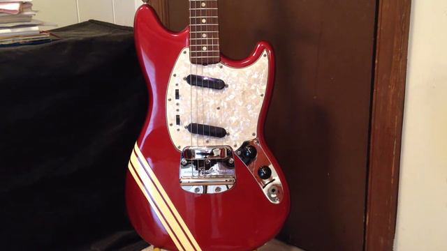 About The Guitars- Fender Mustang смотреть онлайн