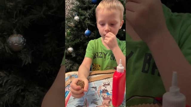 Новогодняя игрушка «Елочка» смотреть онлайн